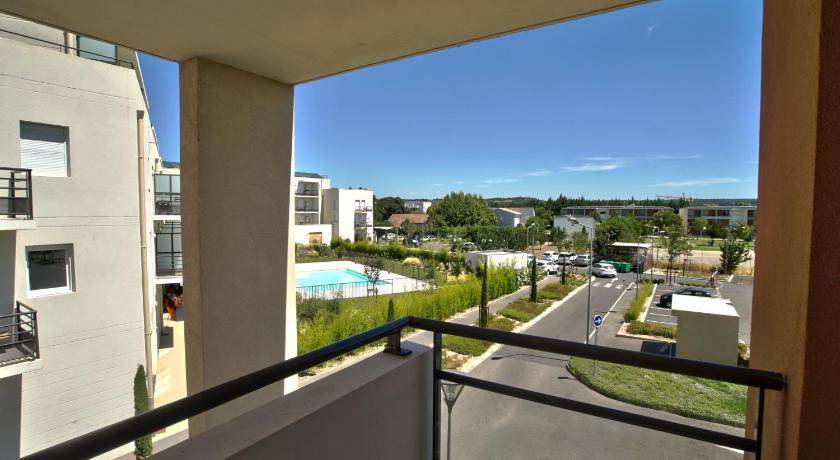 Photo of Patio Balcony in Montfavet