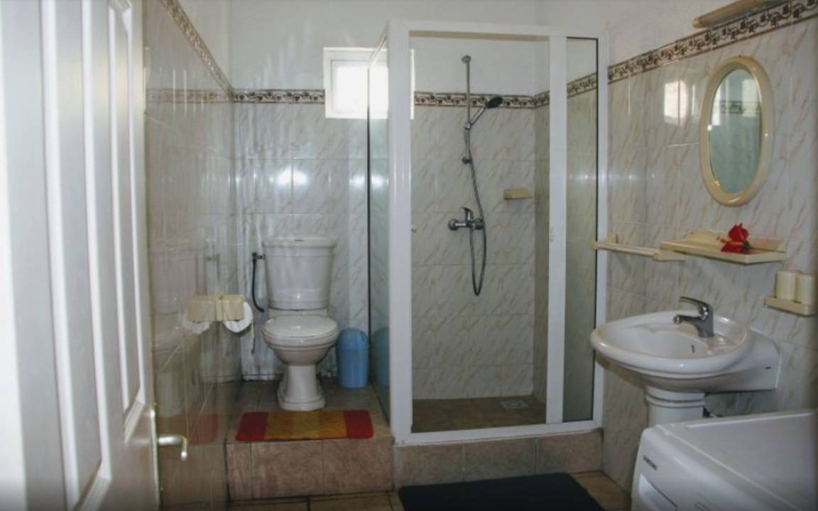Photo of Bathroom in Colonzelle