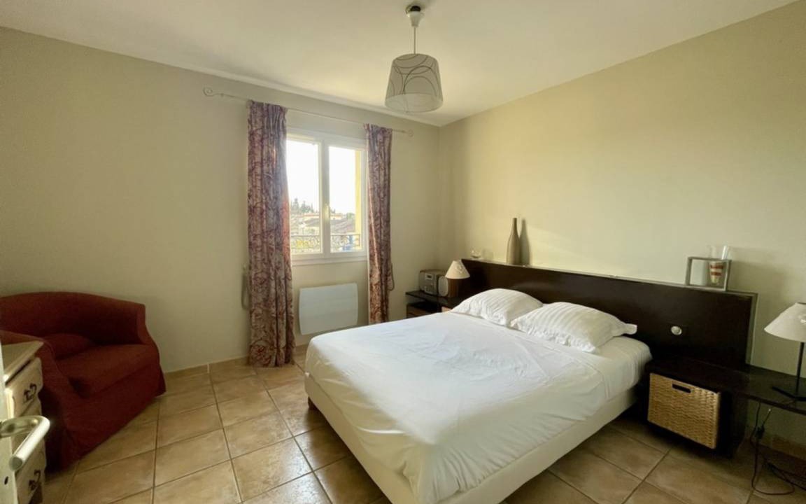 Photo of Bedroom in Cornillon-Confoux