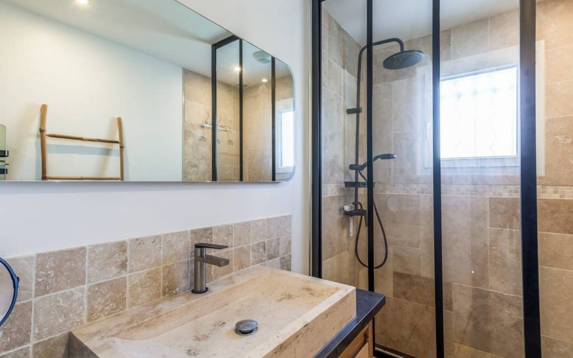 Photo of Bathroom in Morieres-les-Avignon