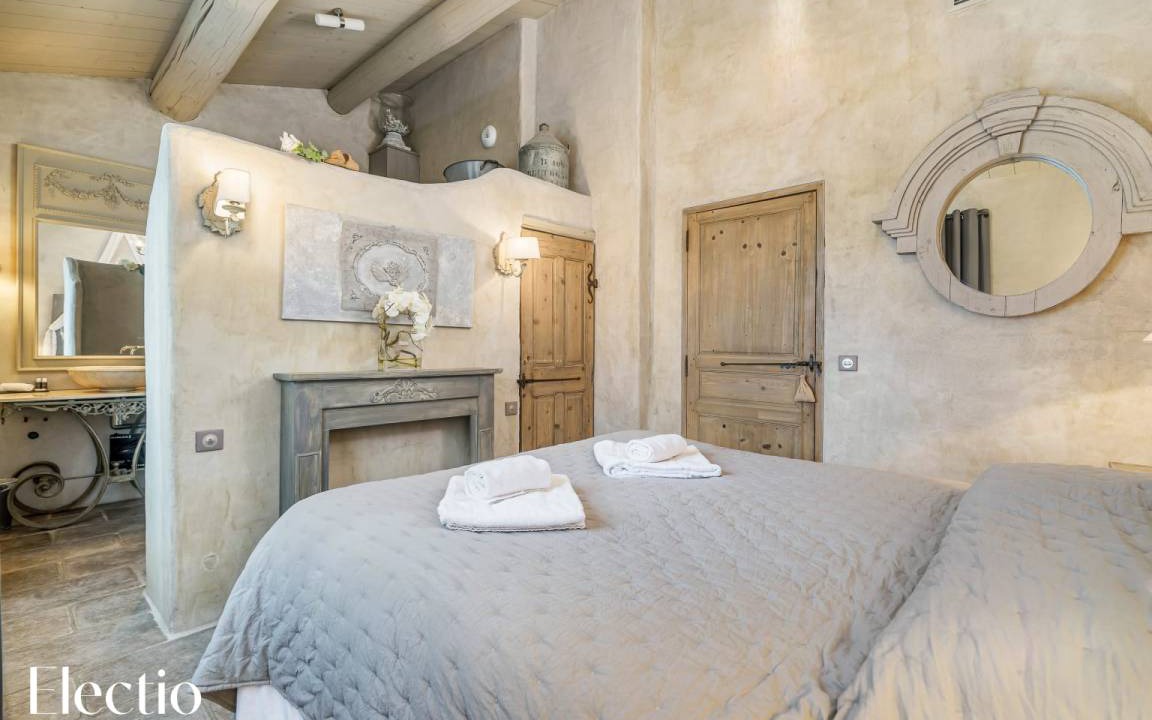 Photo of Bedroom in Oppede