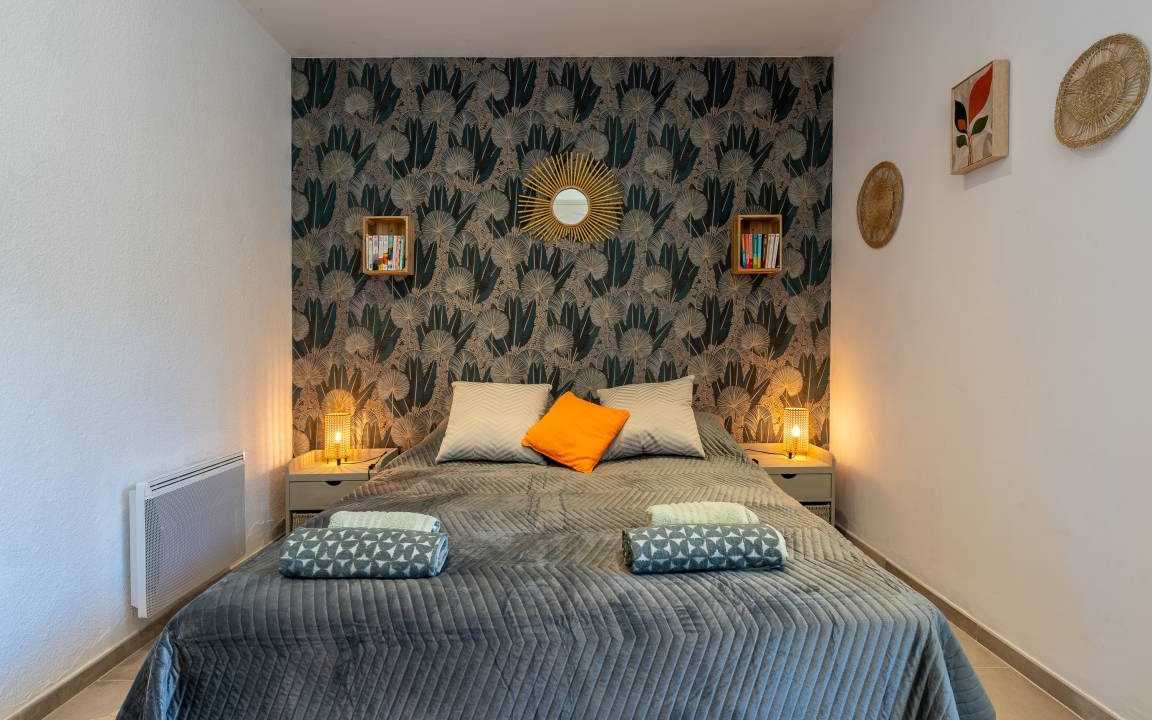 Photo of Bedroom in Comps