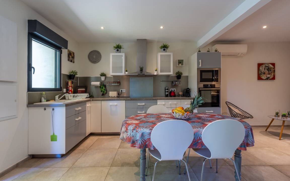 Photo of Kitchen in Comps