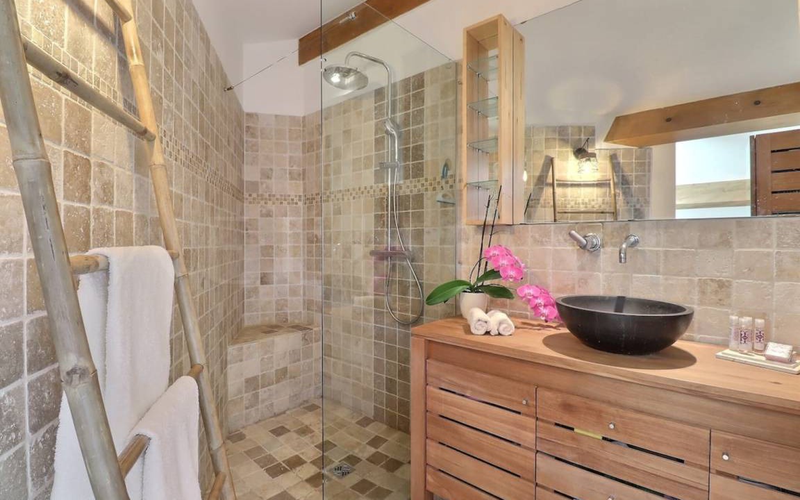 Photo of Bathroom in Saint-Cannat