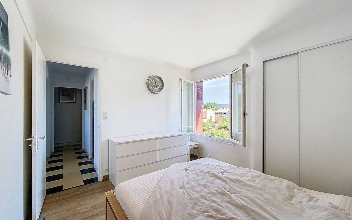Photo of Bedroom in Saint-Cyr-sur-Mer