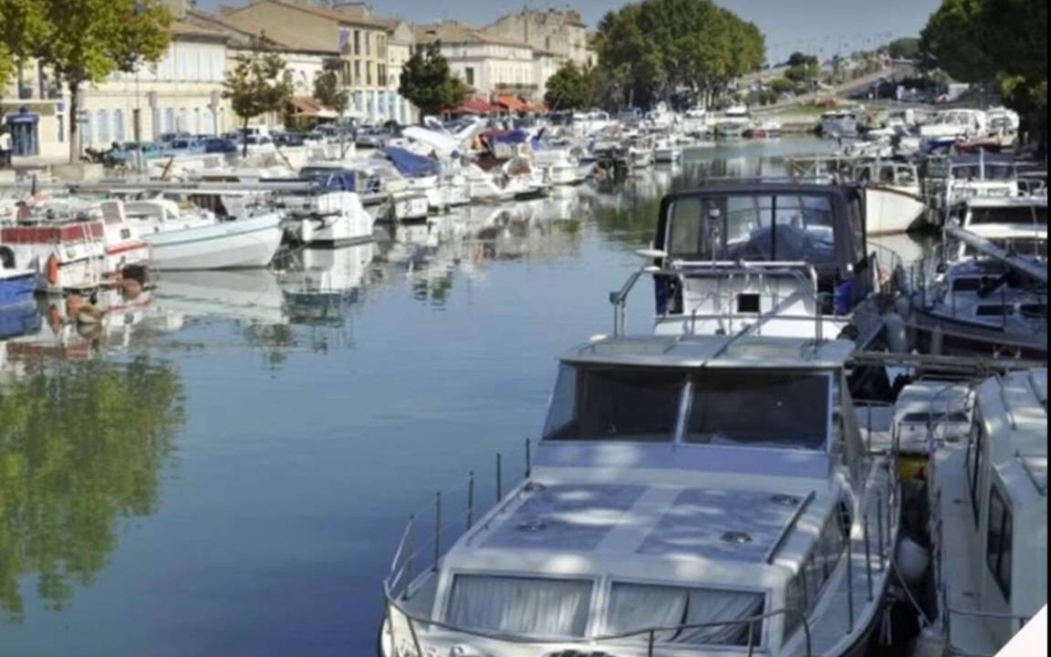 Photo of Others in Beaucaire
