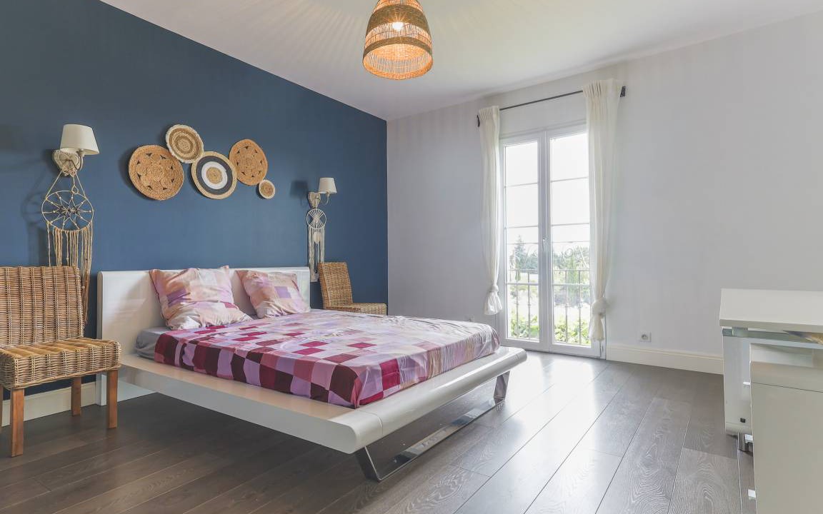 Photo of Bedroom in Noves