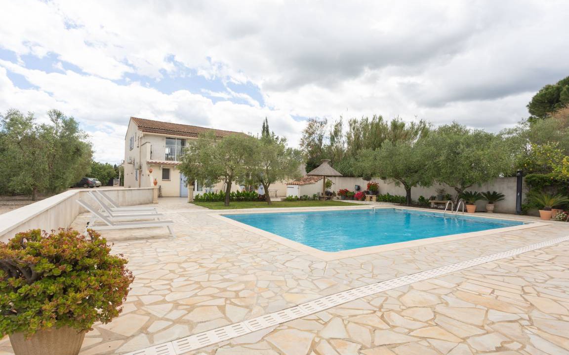 Photo of Others in Beaucaire