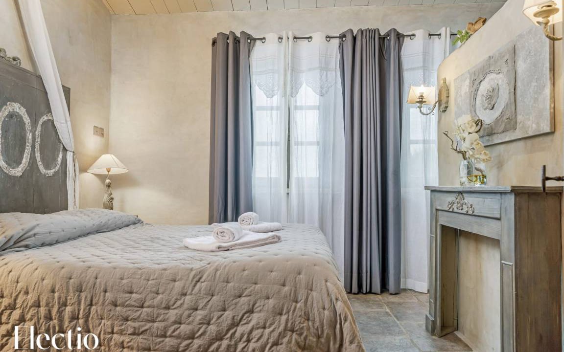 Photo of Bedroom in Oppede