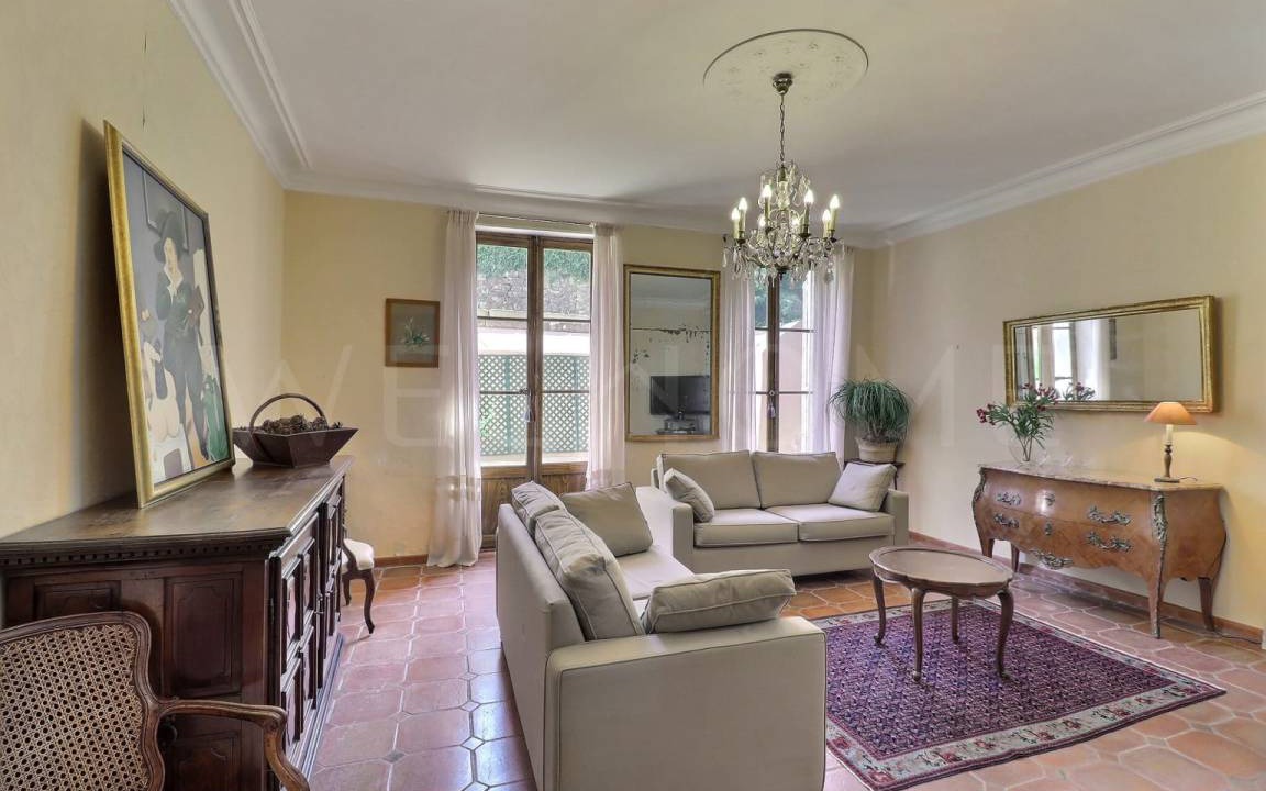 Photo of Livingroom in Apt