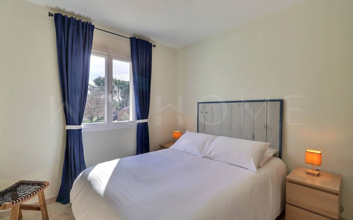 Photo of Bedroom in Saint-Cannat
