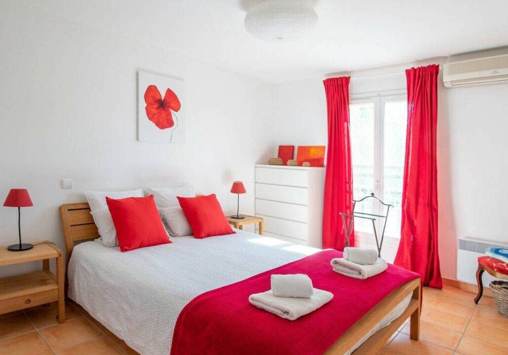 Photo of Bedroom in Oppede