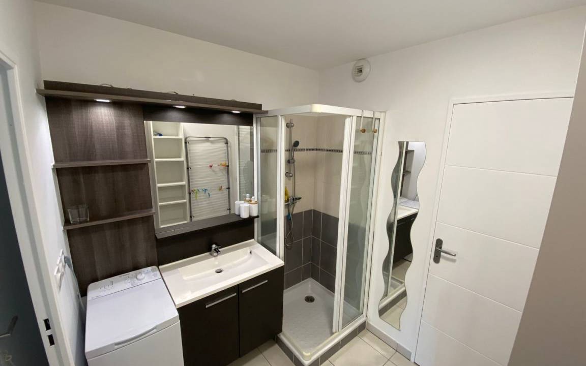 Photo of Bathroom in La Valette-du-Var