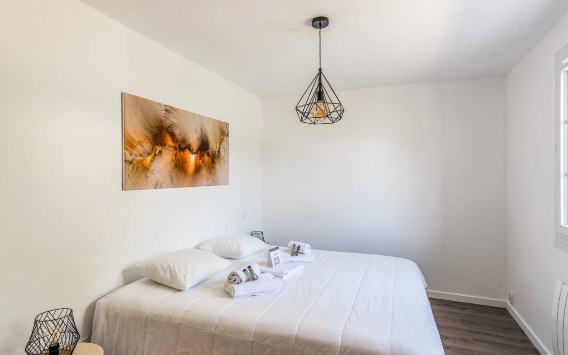 Photo of Bedroom in Morieres-les-Avignon