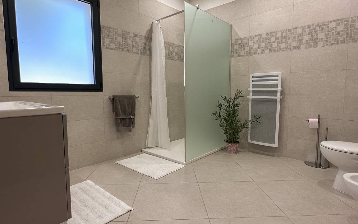 Photo of Bathroom in Saint-Restitut