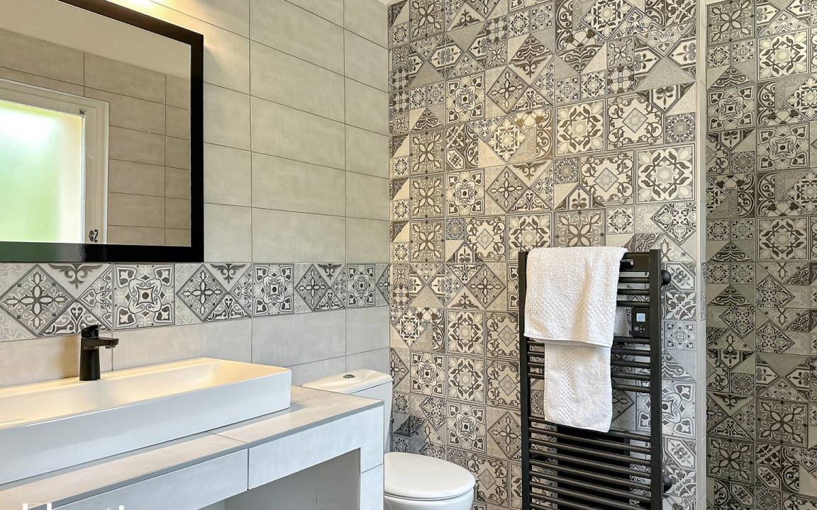 Photo of Bathroom in Lourmarin