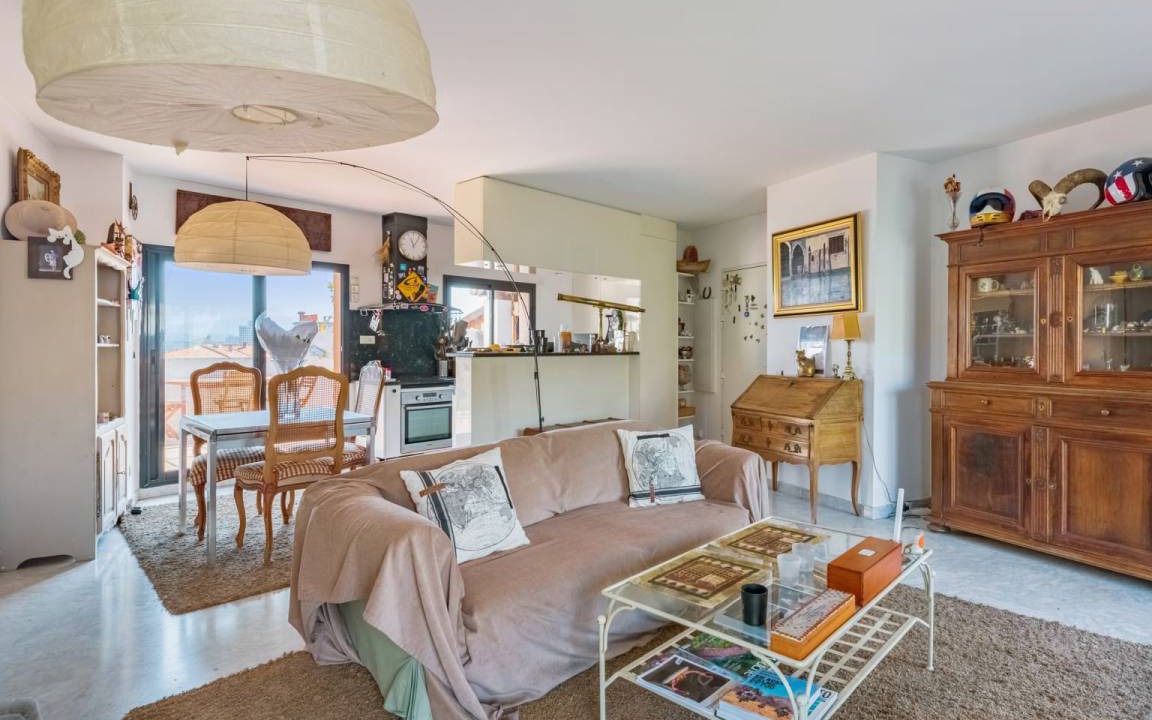 Photo of Livingroom in Perier
