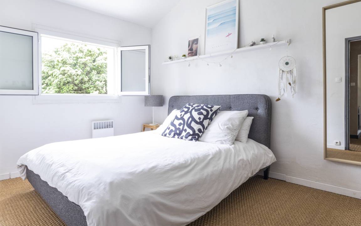Photo of Bedroom in Rochefort-du-Gard