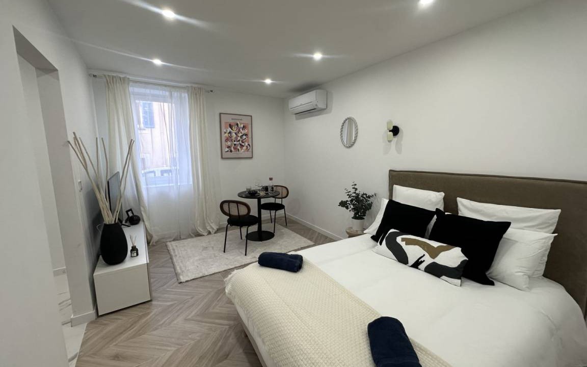 Photo of Bedroom in Perier