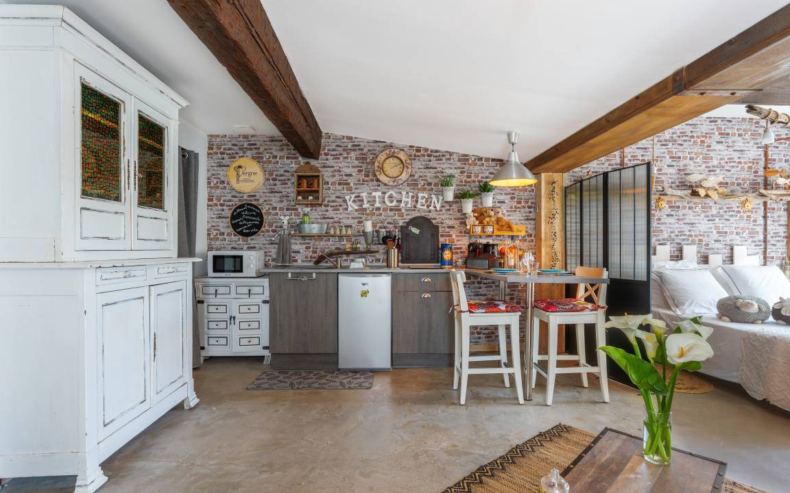 Photo of Kitchen in Comps