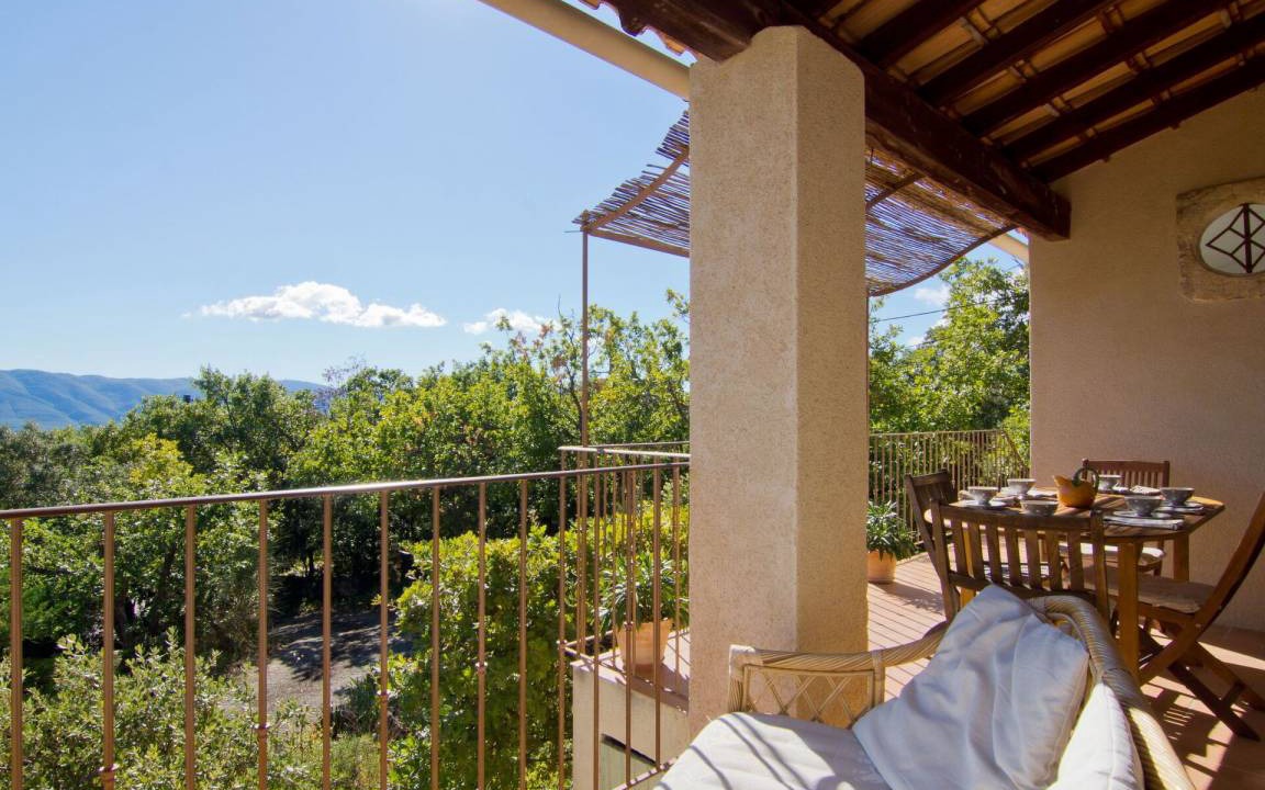 Photo of Patio Balcony in Viens