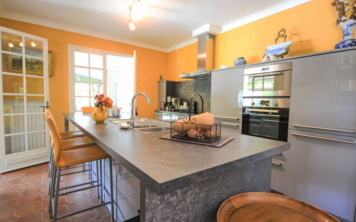 Photo of Kitchen in Morieres-les-Avignon