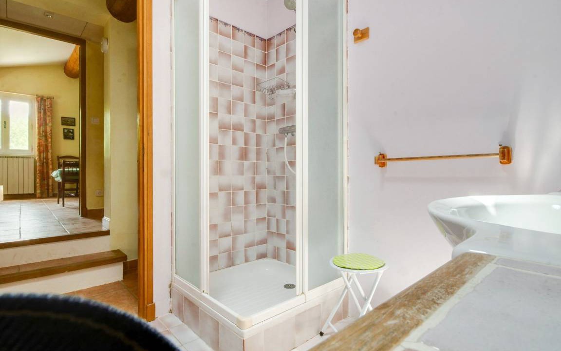 Photo of Bathroom in Saint-Martin-de-Castillon