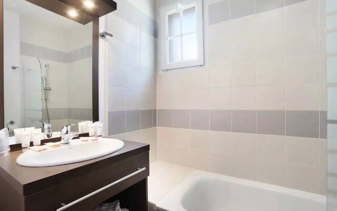 Photo of Bathroom in Cabries