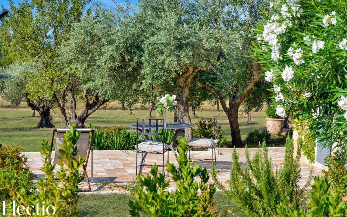 Photo of Others in Lourmarin