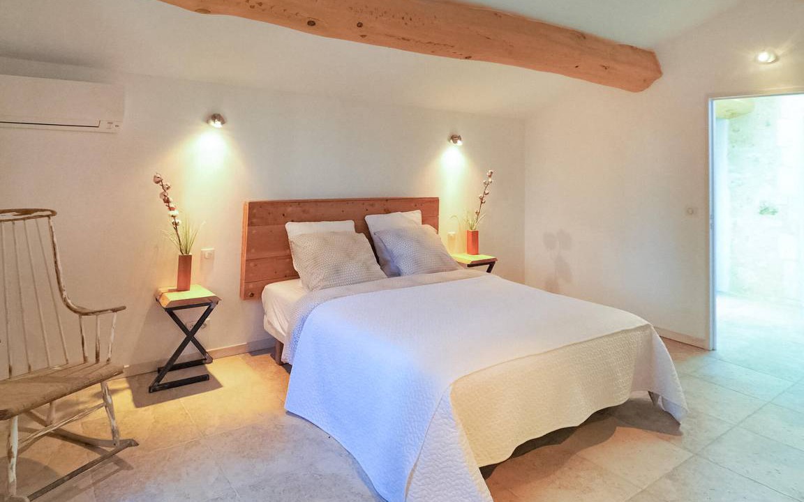 Photo of Bedroom in Maussane