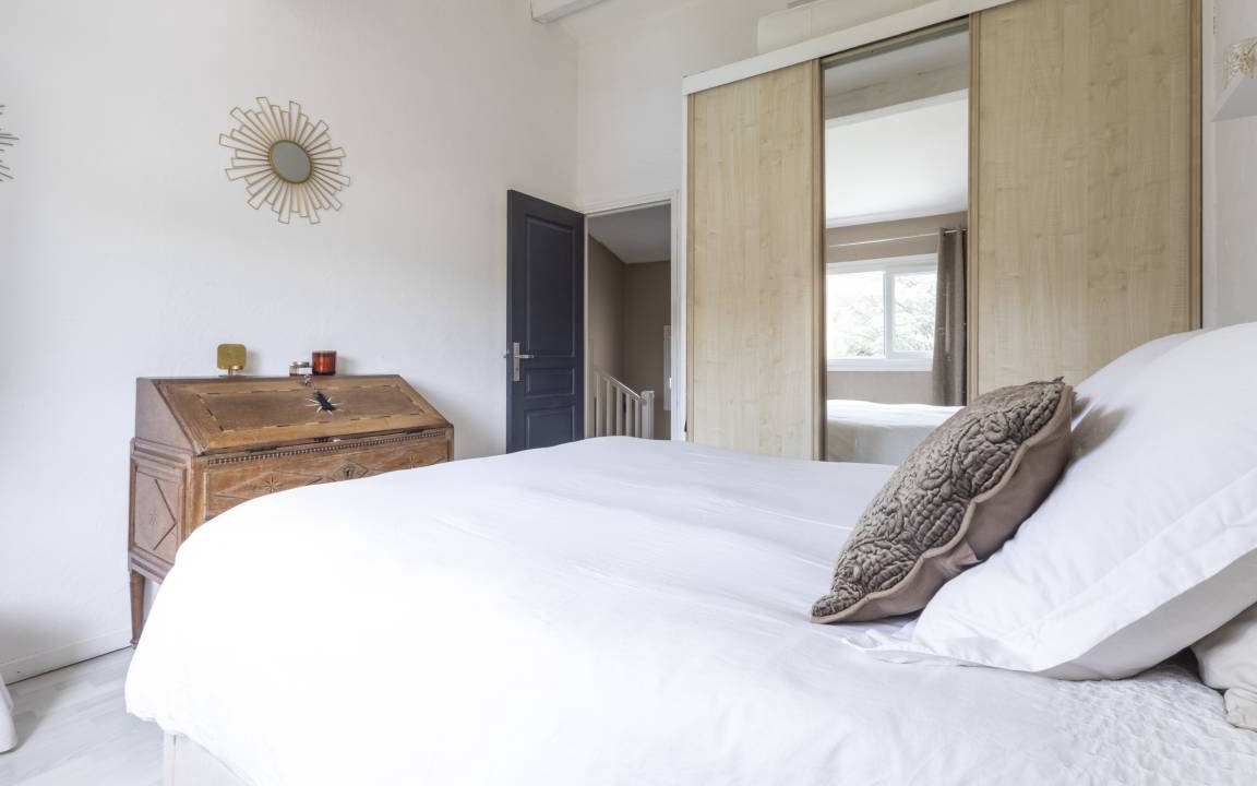 Photo of Bedroom in Rochefort-du-Gard