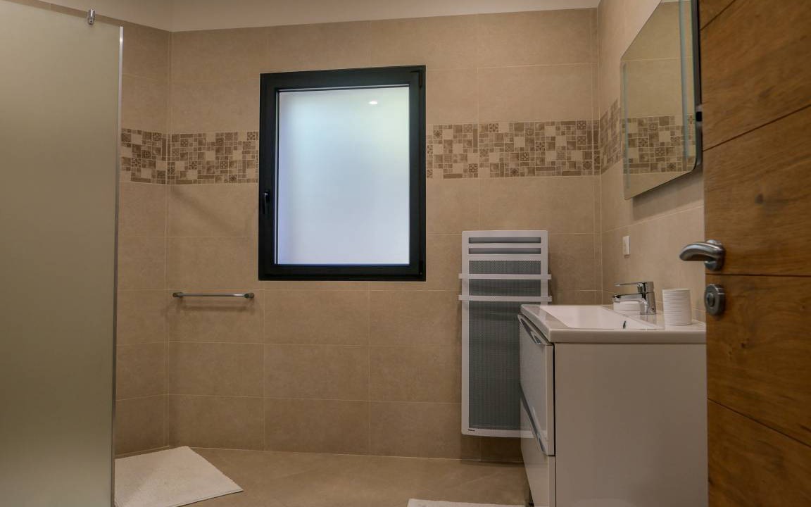 Photo of Bathroom in Saint-Restitut