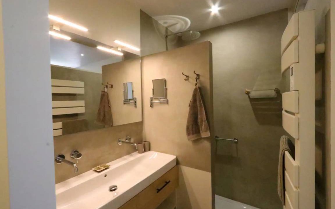 Photo of Bathroom in Rustrel