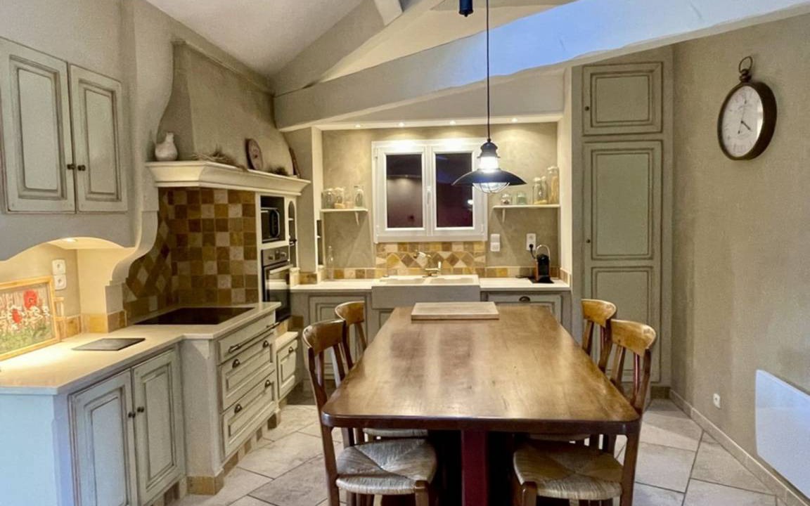 Photo of Kitchen in Cornillon-Confoux