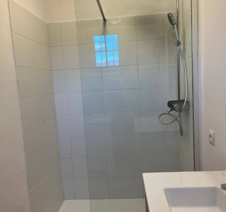 Photo of Bathroom in Lagnes
