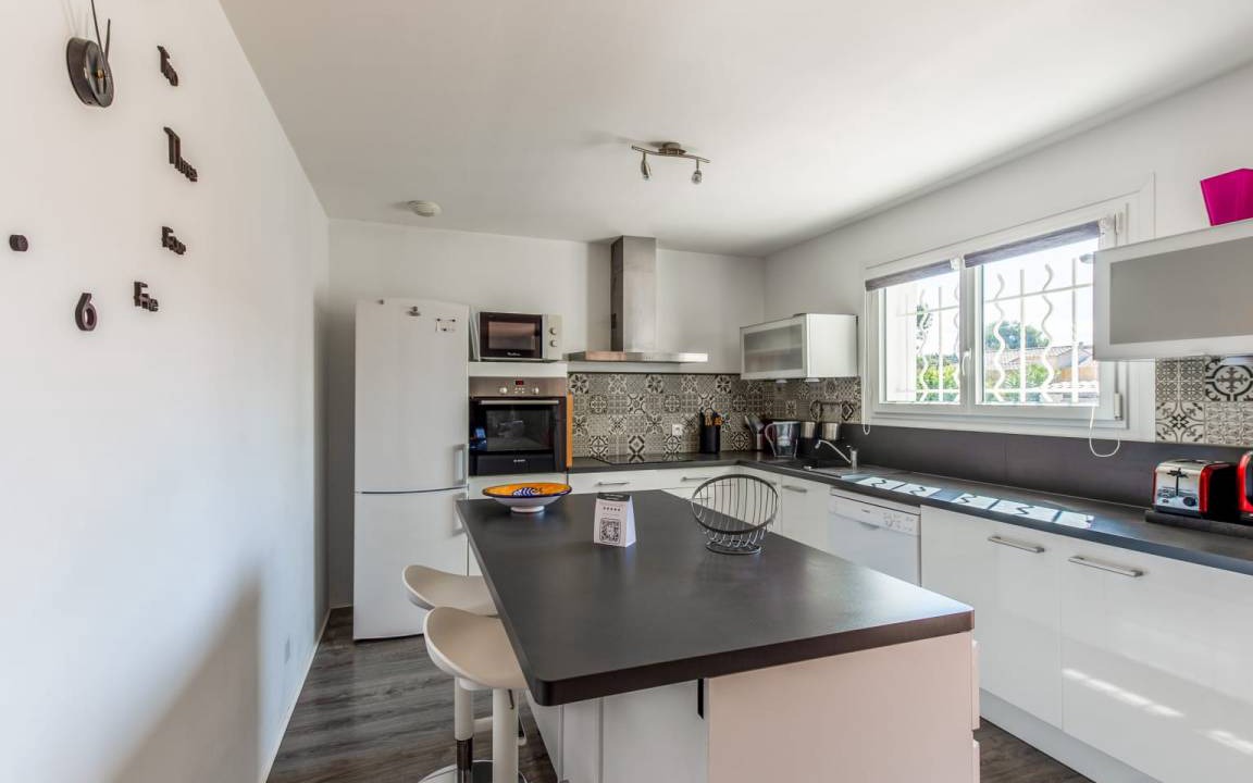 Photo of Kitchen in Morieres-les-Avignon