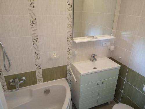Photo of Bathroom in Aramon