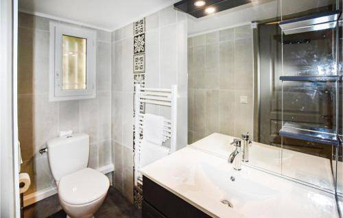 Photo of Bathroom in Caumont-sur-Durance
