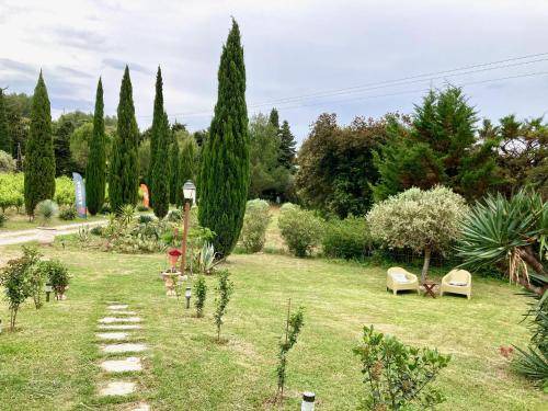 Photo of Others in Morieres-les-Avignon