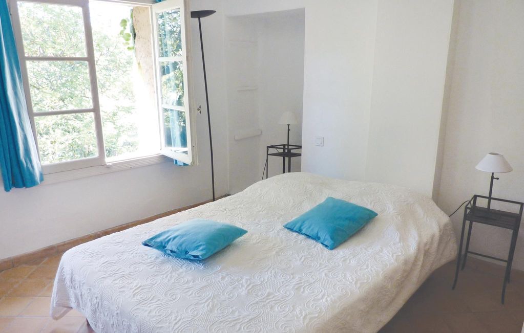 Photo of Bedroom in Mondragon