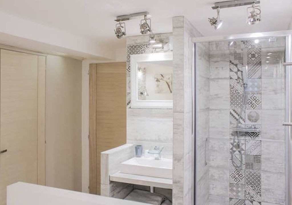 Photo of Bathroom in Les Grands Carmes