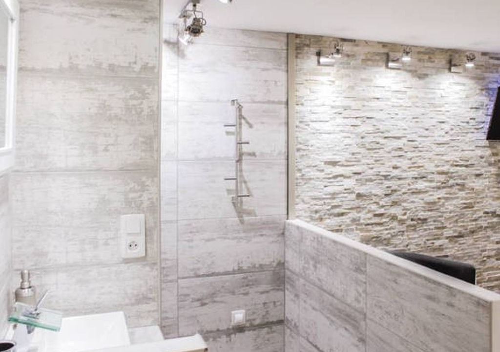 Photo of Bathroom in Les Grands Carmes