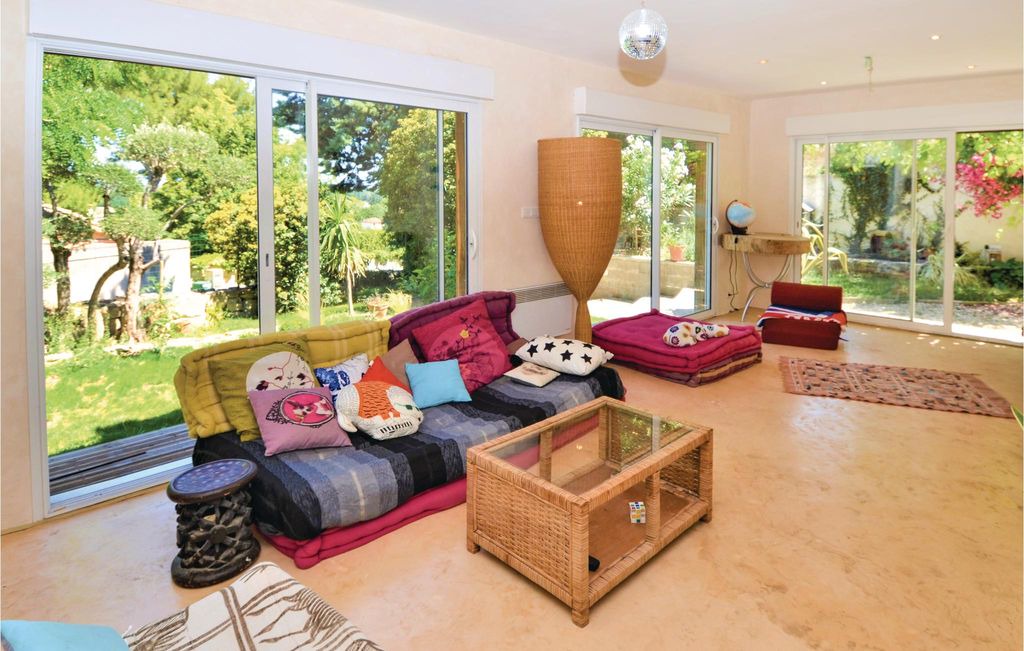 Photo of Livingroom in Sauveterre