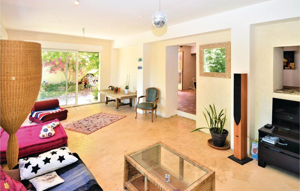 Photo of Livingroom in Sauveterre