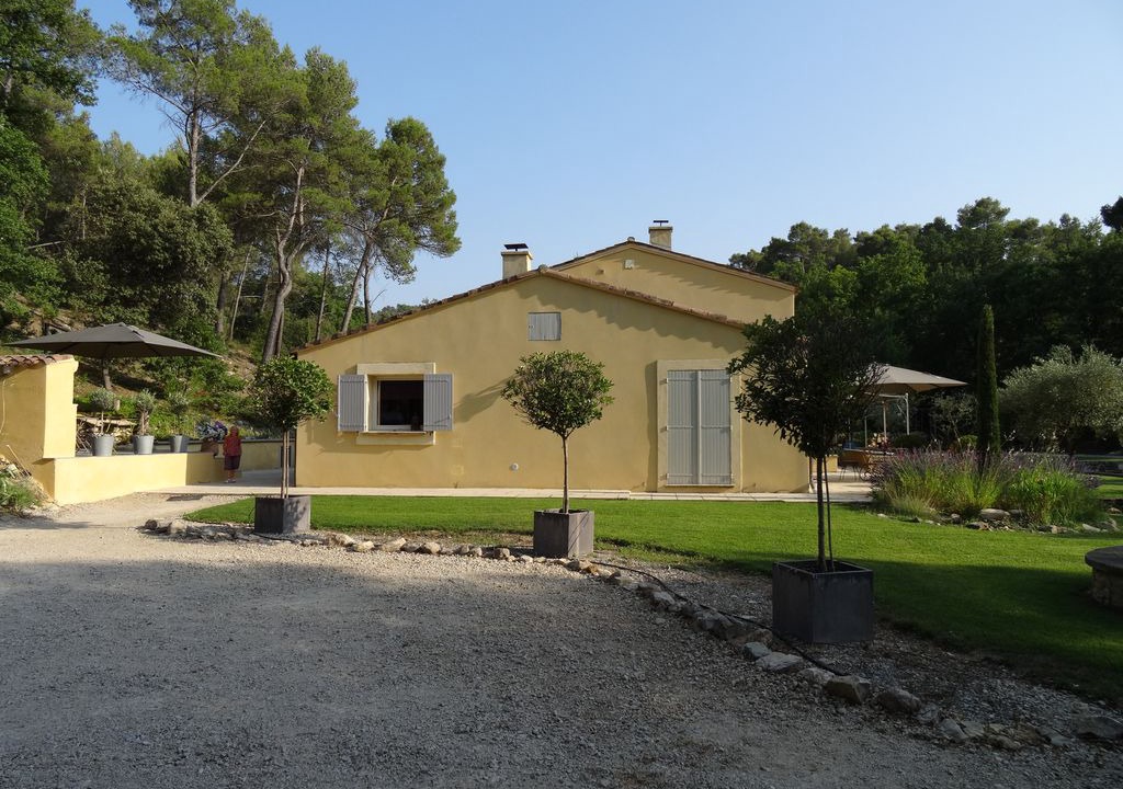 Photo of Buildings in Peyrolles-en-Provence