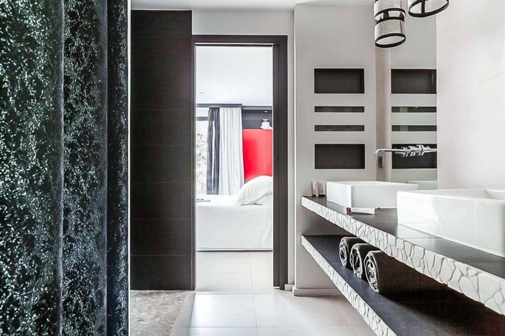Photo of Bathroom in Venasque