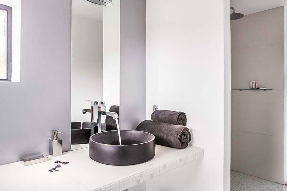 Photo of Bathroom in Venasque