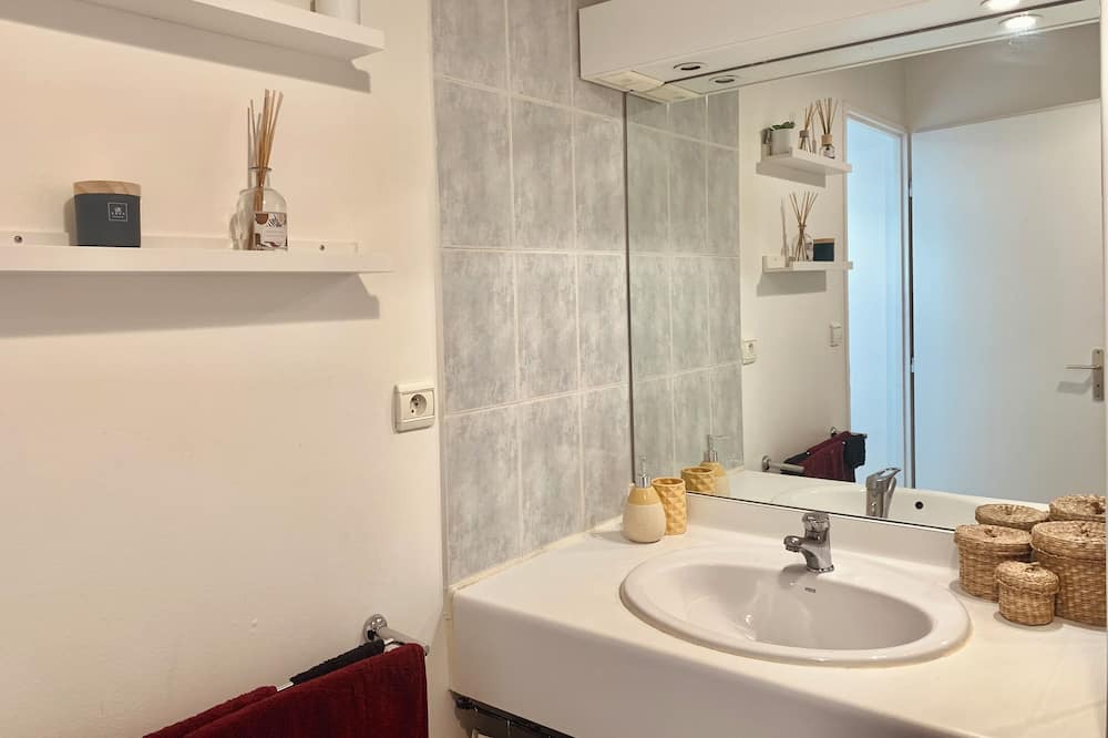 Photo of Bathroom in Baille
