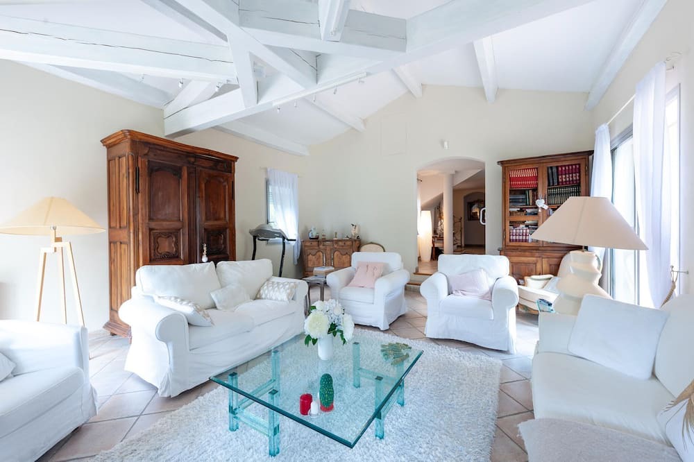 Photo of Livingroom in Les Mees