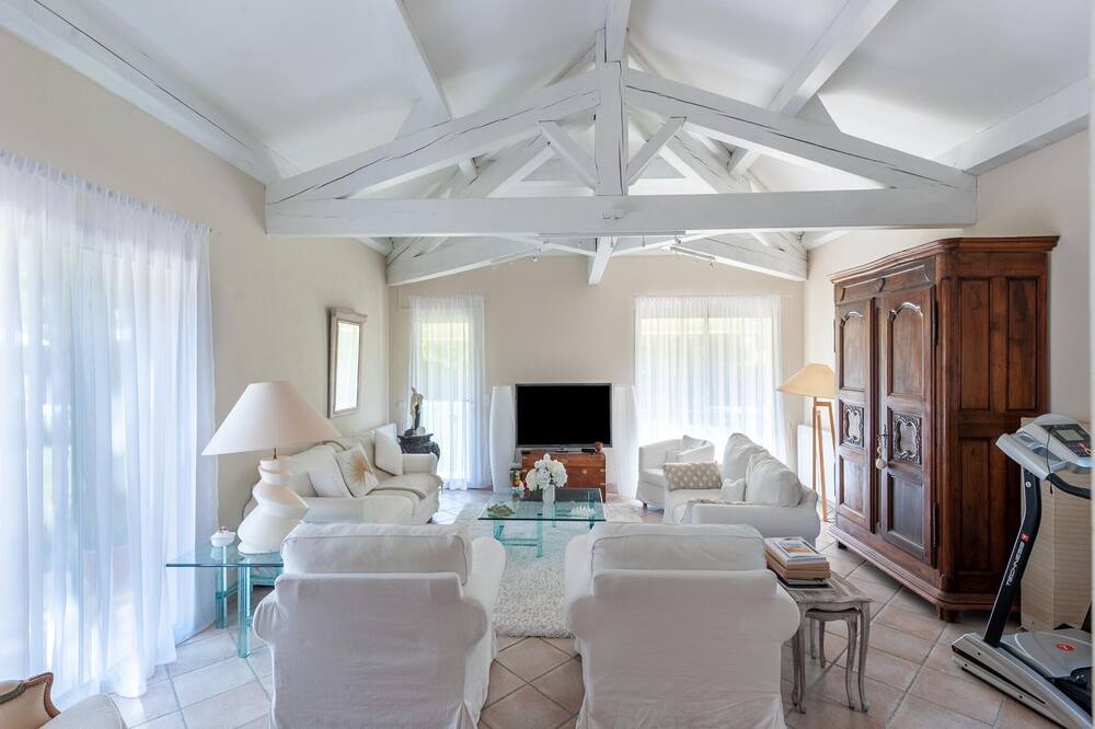 Photo of Livingroom in Les Mees